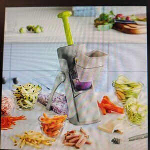 Pampered Chef Rapid-Prep Mandoline, Like New Condition, Rarely Used.